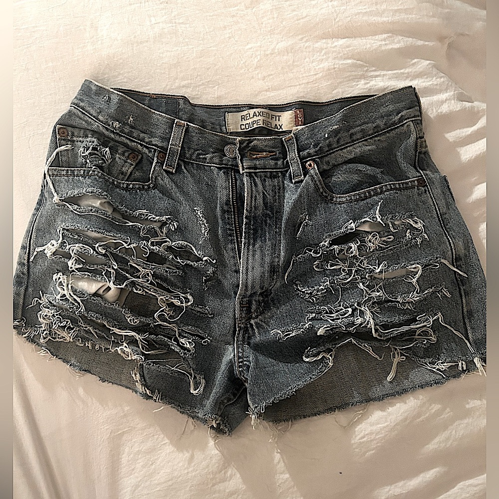 Levi’s Vintage Cut Off Jean shorts, style 550, size 32